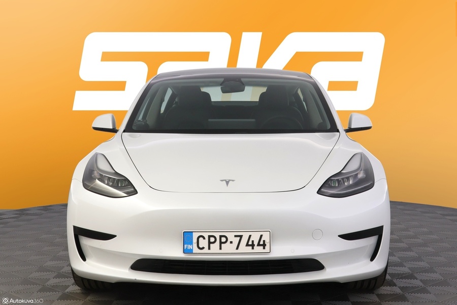 Tesla Model 3 vaihtoauto