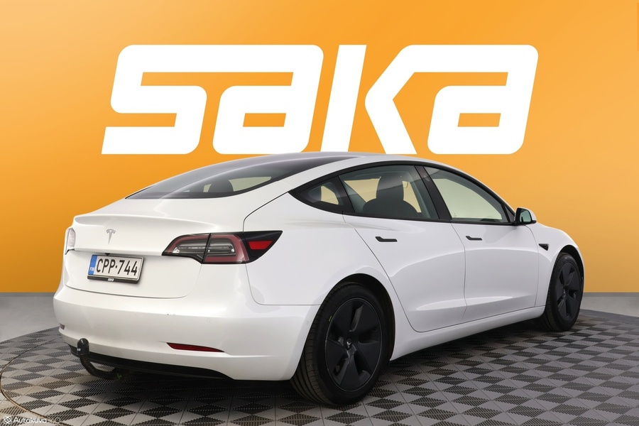 Tesla Model 3 vaihtoauto