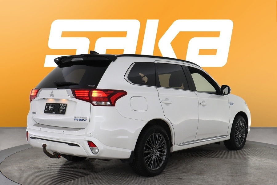 Mitsubishi Outlander PHEV vaihtoauto