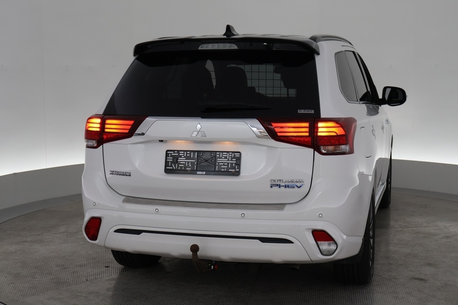 Mitsubishi Outlander PHEV vaihtoauto