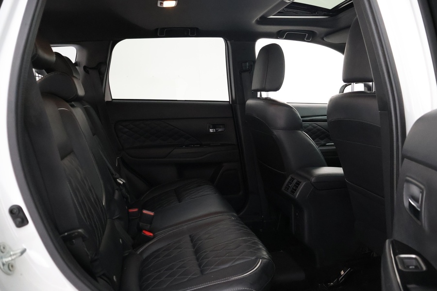 Mitsubishi Outlander PHEV vaihtoauto