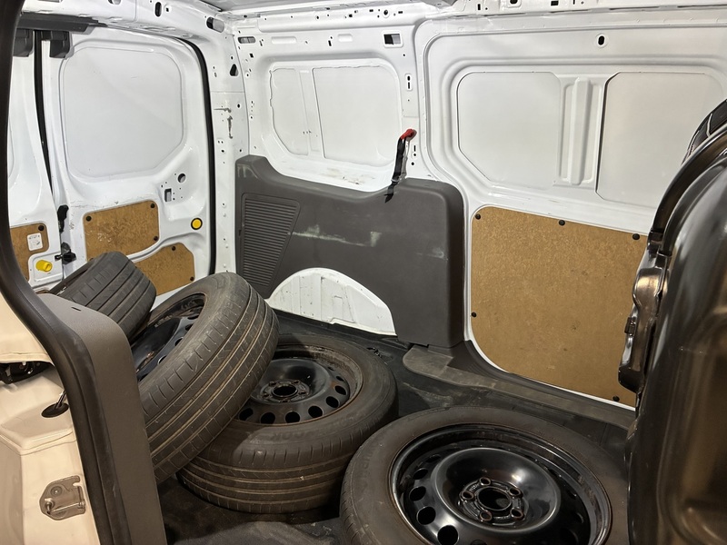 Ford Transit Connect vaihtoauto