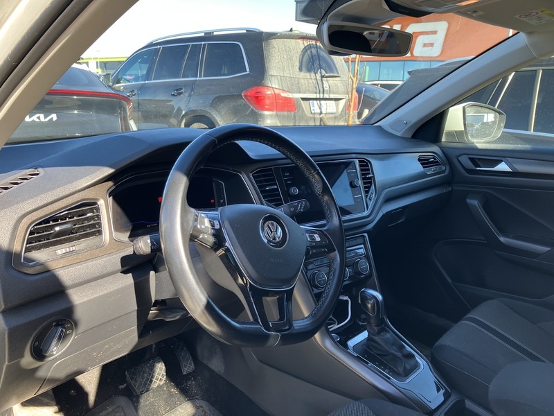 Volkswagen T-Roc vaihtoauto