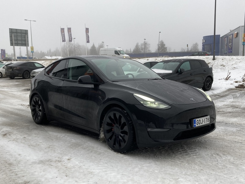 Tesla Model Y vaihtoauto