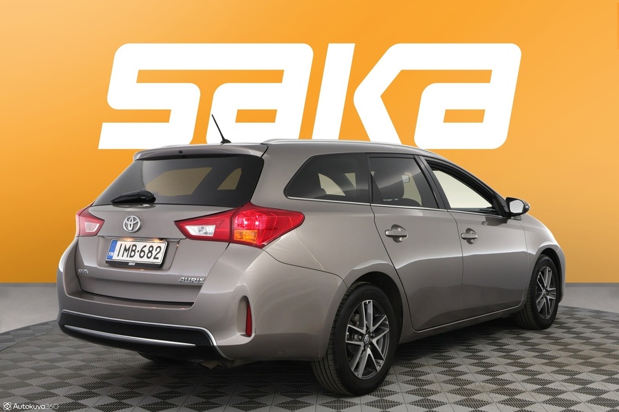 Toyota Auris vaihtoauto