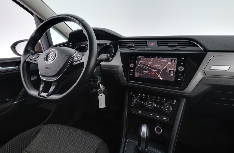 Volkswagen Touran vaihtoauto