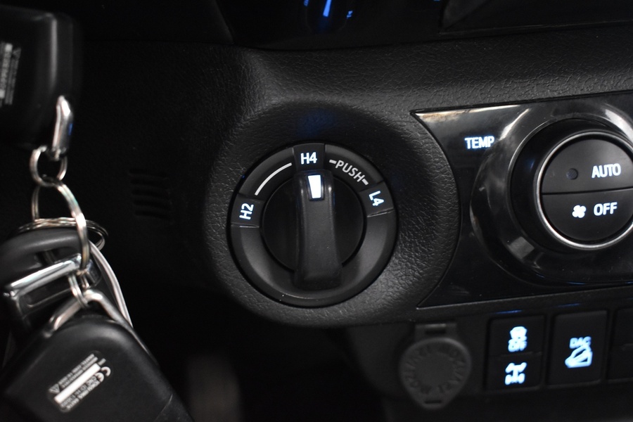 Toyota Hilux vaihtoauto