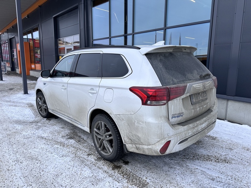 Mitsubishi Outlander PHEV vaihtoauto