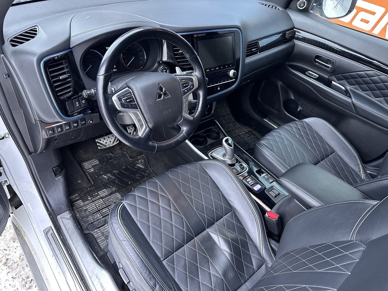 Mitsubishi Outlander PHEV vaihtoauto