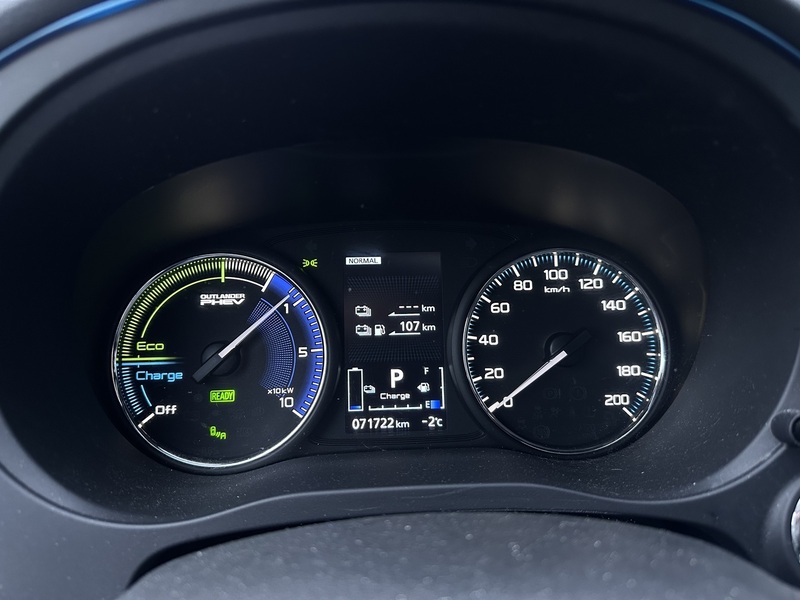 Mitsubishi Outlander PHEV vaihtoauto