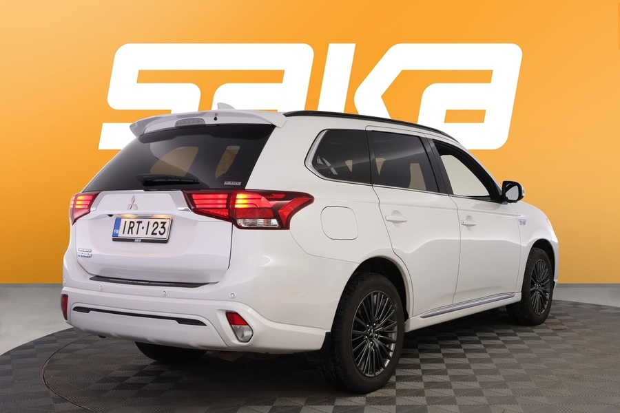 Mitsubishi Outlander PHEV vaihtoauto