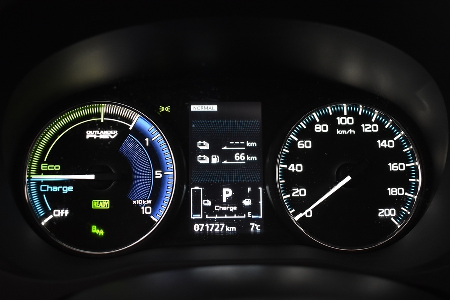 Mitsubishi Outlander PHEV vaihtoauto