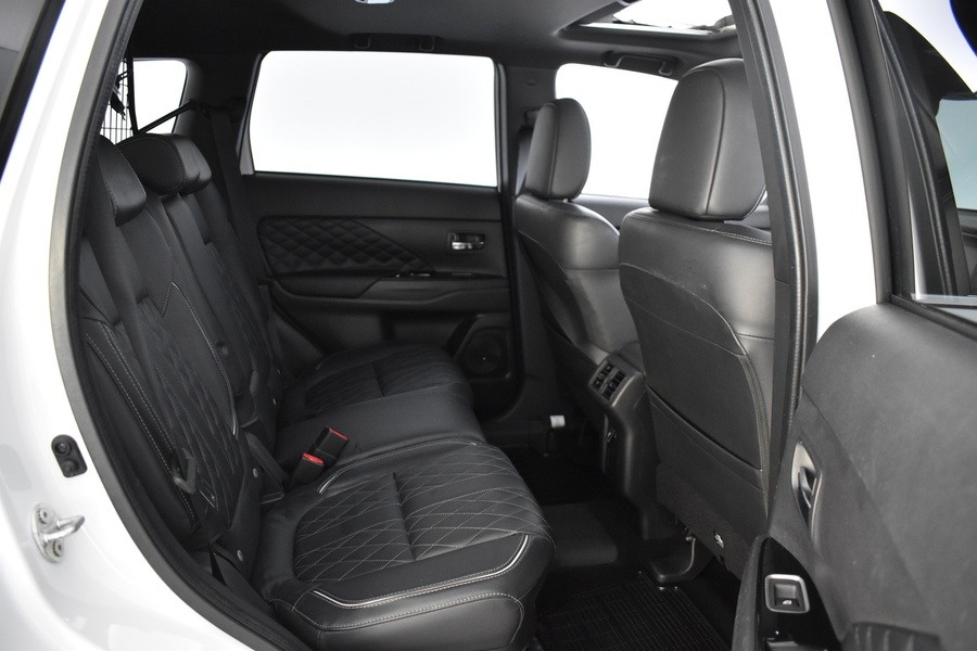 Mitsubishi Outlander PHEV vaihtoauto