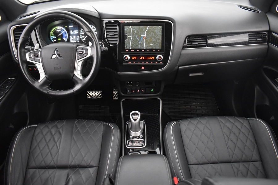 Mitsubishi Outlander PHEV vaihtoauto