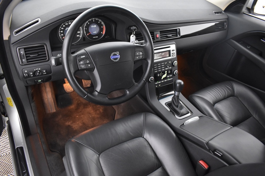 Volvo V70 vaihtoauto