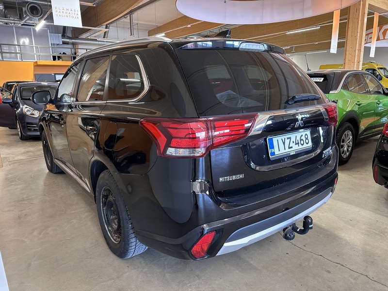 Mitsubishi Outlander PHEV vaihtoauto