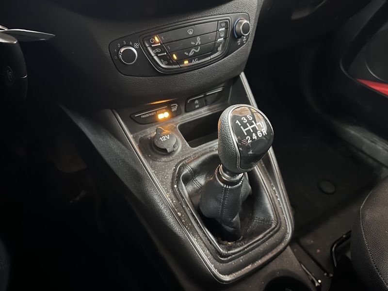 Ford Transit Courier vaihtoauto