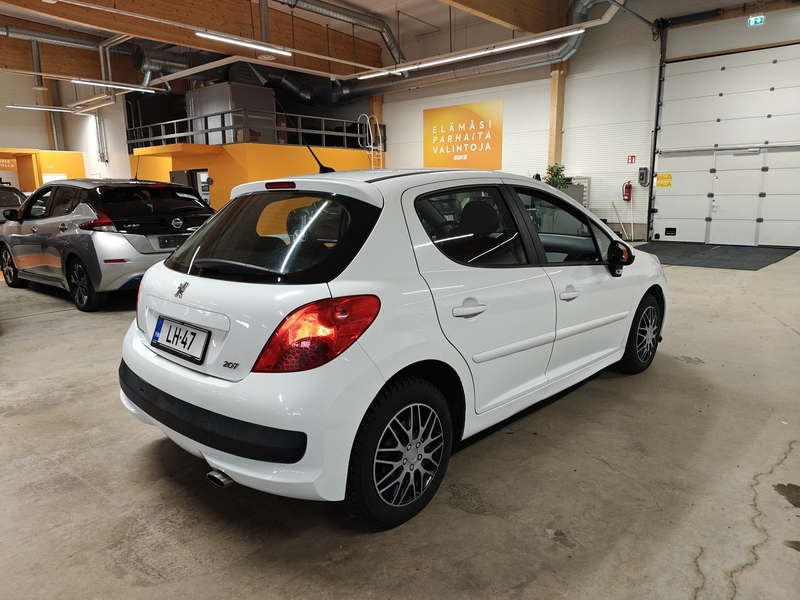 Peugeot 207 vaihtoauto