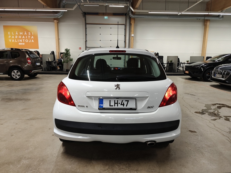 Peugeot 207 vaihtoauto