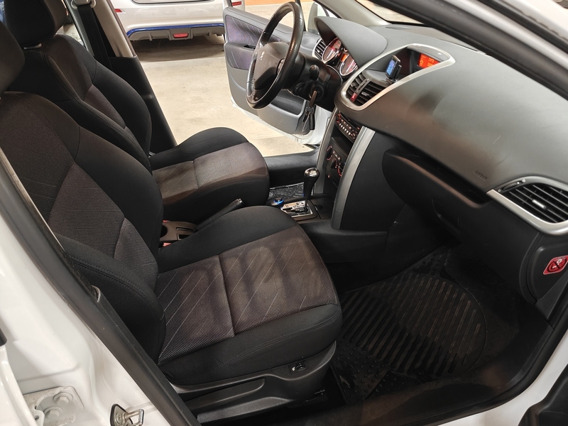 Peugeot 207 vaihtoauto