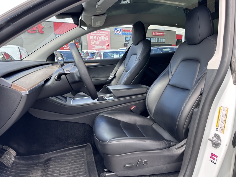 Tesla Model Y vaihtoauto