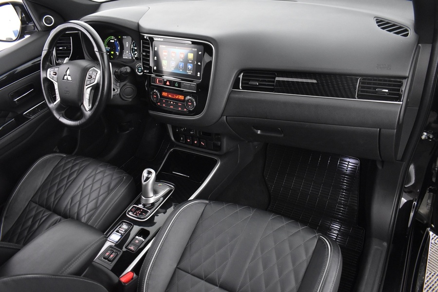 Mitsubishi Outlander vaihtoauto