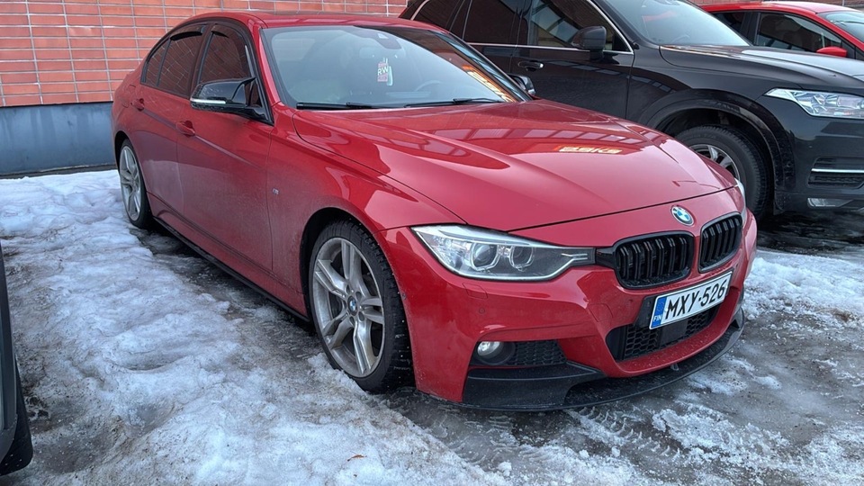 BMW 330 vaihtoauto
