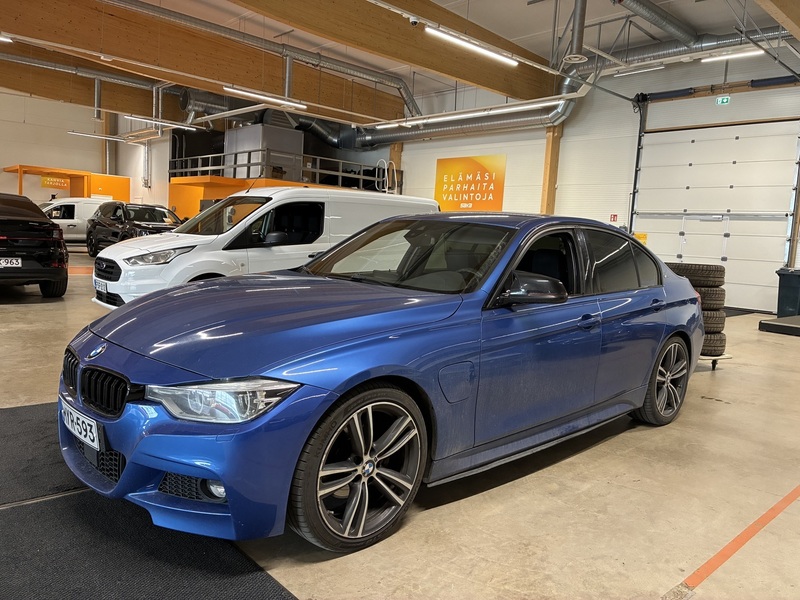 BMW 330 vaihtoauto