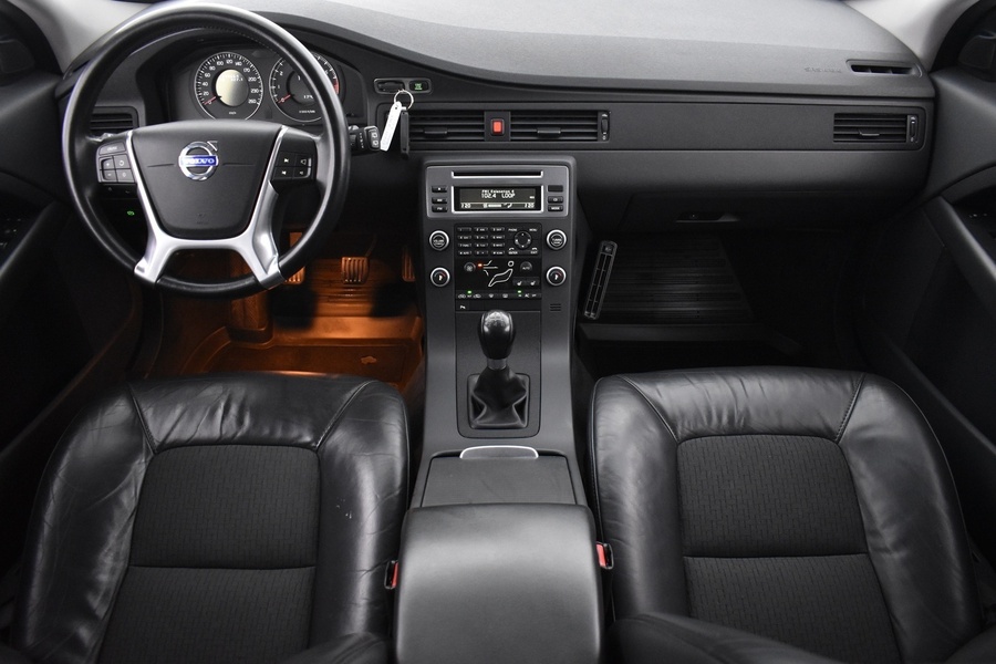 Volvo V70 vaihtoauto