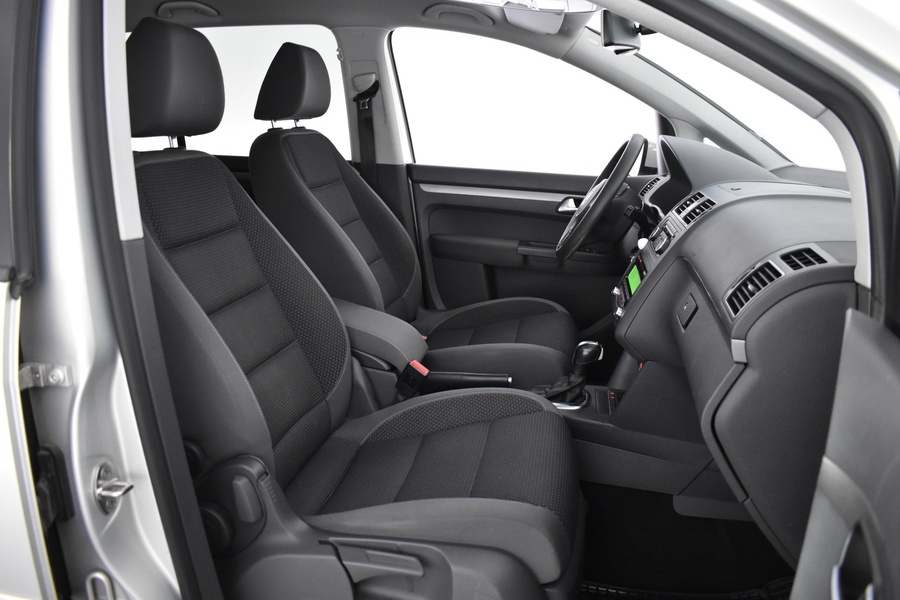 Volkswagen Touran vaihtoauto