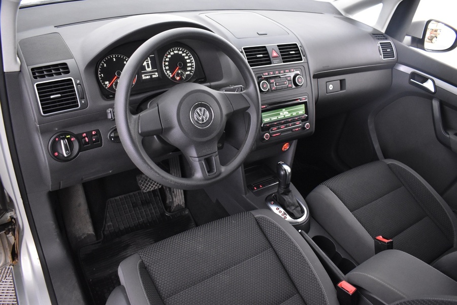 Volkswagen Touran vaihtoauto