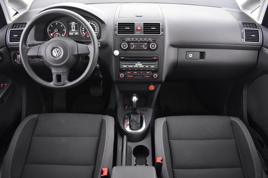 Volkswagen Touran vaihtoauto