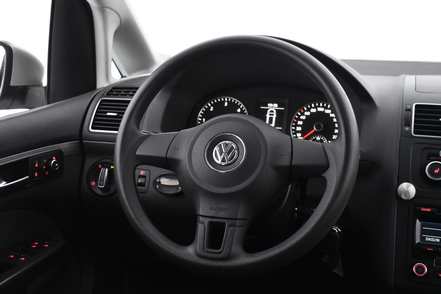 Volkswagen Touran vaihtoauto