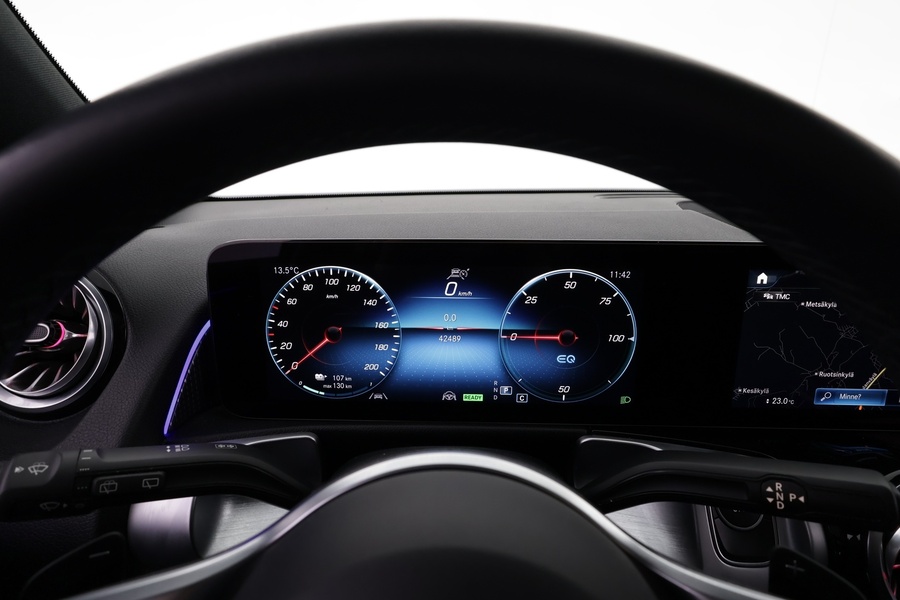 Mercedes-Benz EQB vaihtoauto