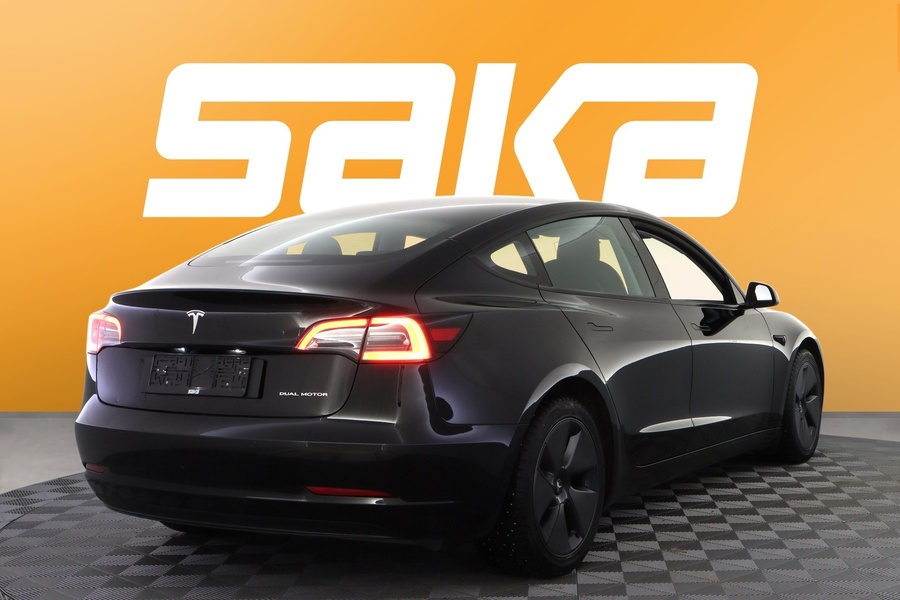 Tesla Model 3 vaihtoauto