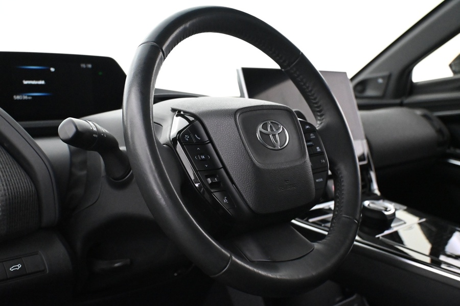 Toyota bZ4X vaihtoauto