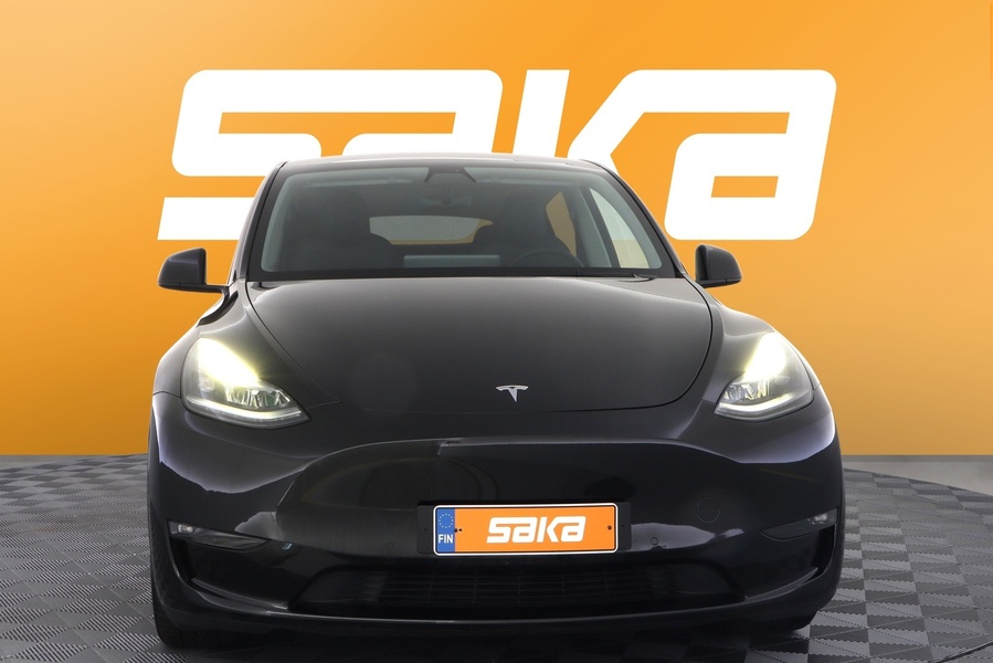 Tesla Model Y vaihtoauto