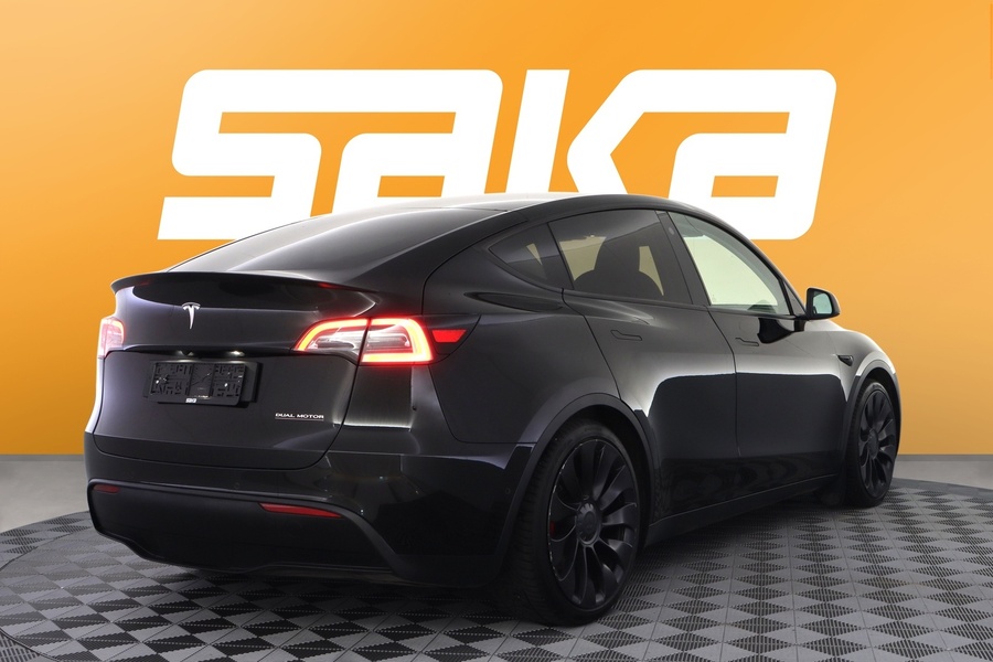 Tesla Model Y vaihtoauto