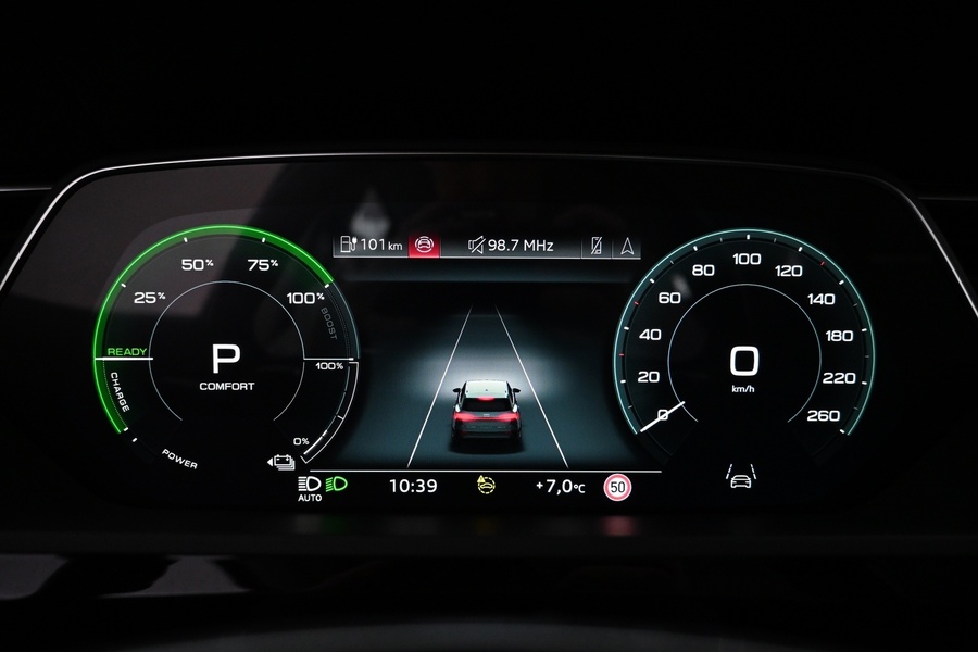 Audi Q8 e-tron vaihtoauto