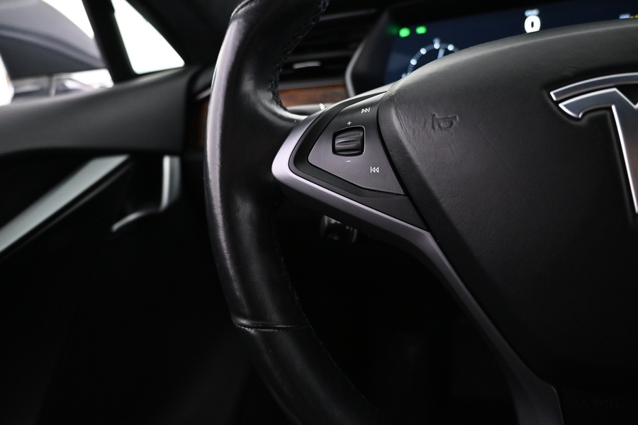 Tesla Model S vaihtoauto