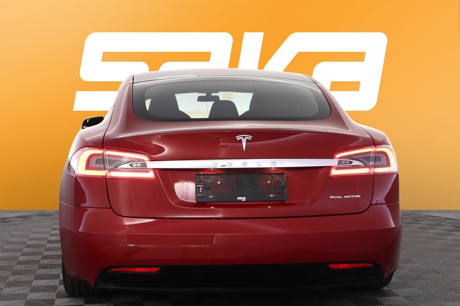 Tesla Model S vaihtoauto