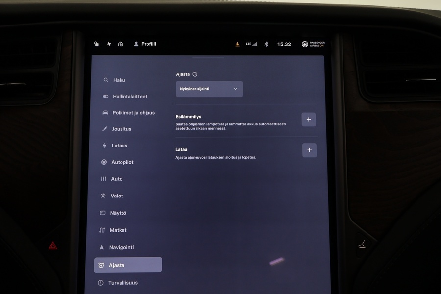 Tesla Model S vaihtoauto