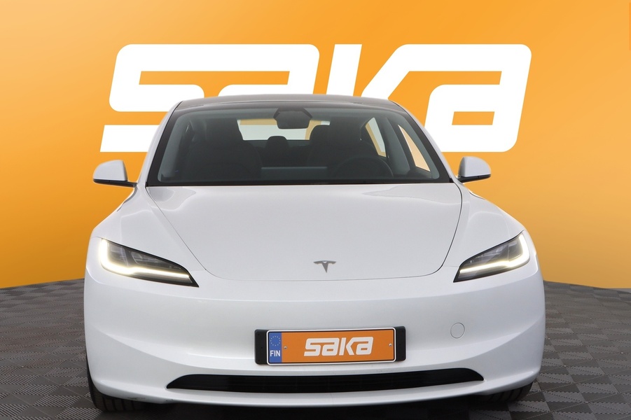 Tesla Model 3 vaihtoauto