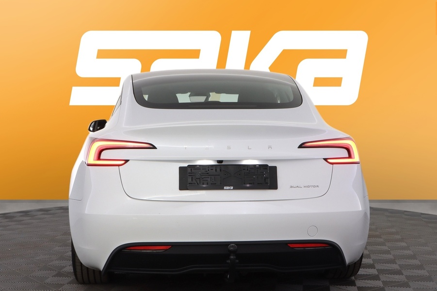 Tesla Model 3 vaihtoauto