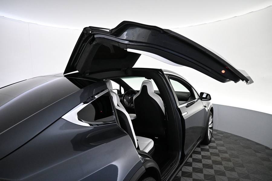 Tesla Model X vaihtoauto