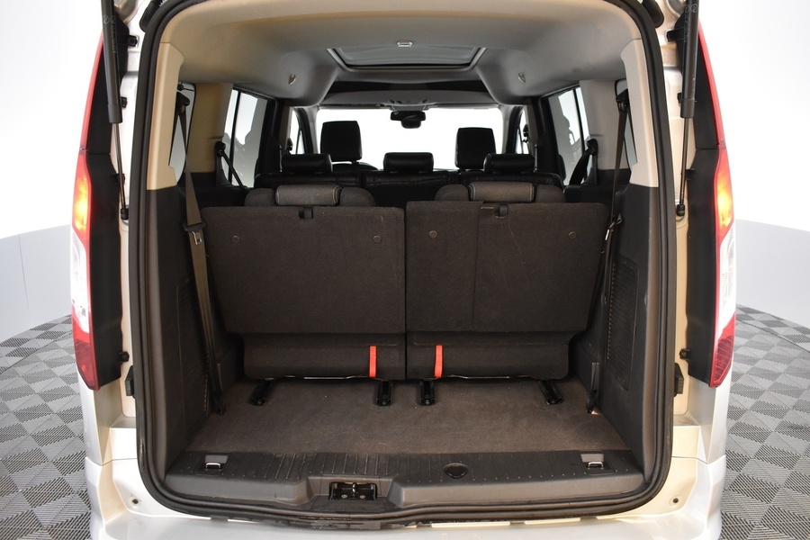 Ford Grand Tourneo Connect vaihtoauto