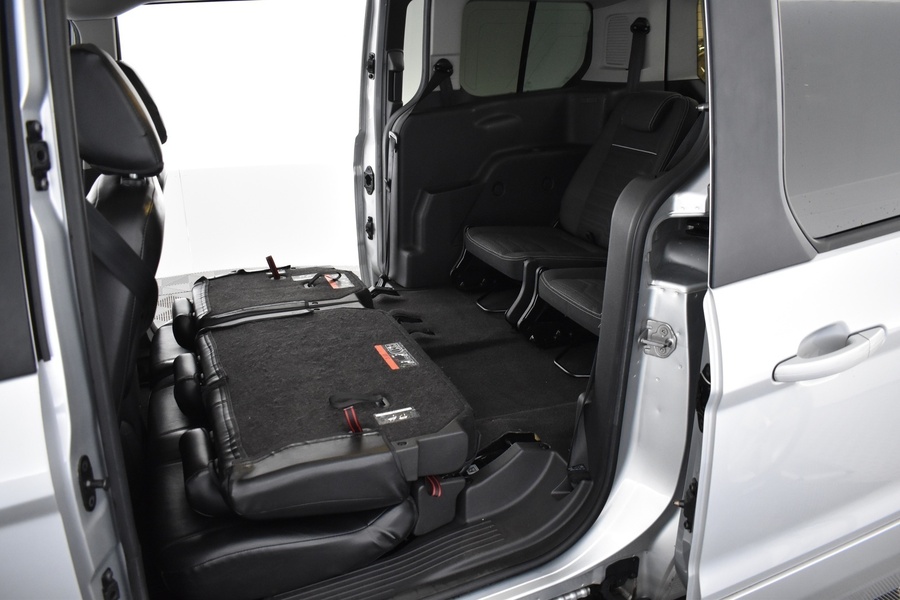 Ford Grand Tourneo Connect vaihtoauto