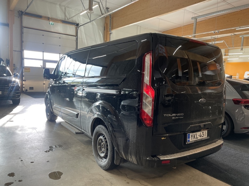Ford Tourneo Custom vaihtoauto