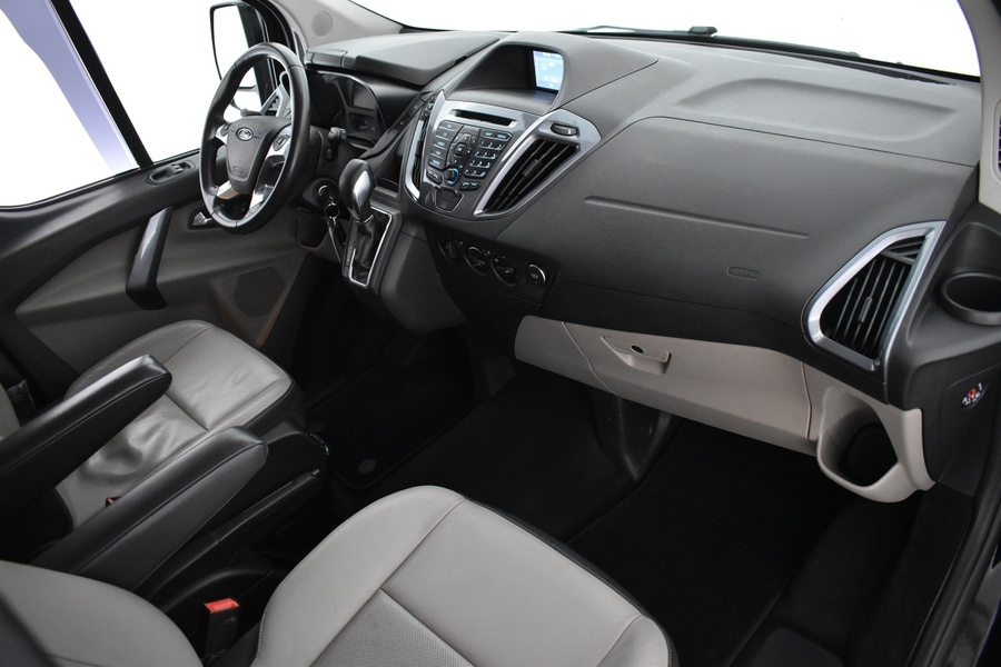 Ford Tourneo Custom vaihtoauto