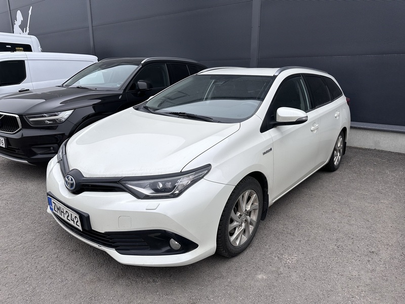 Toyota Auris vaihtoauto